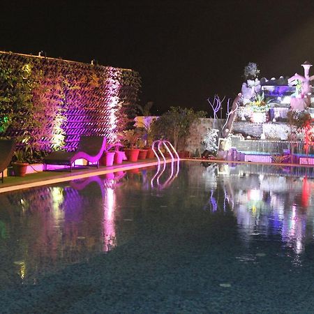 Xenious World Square Hotel 加济阿巴德 外观 照片