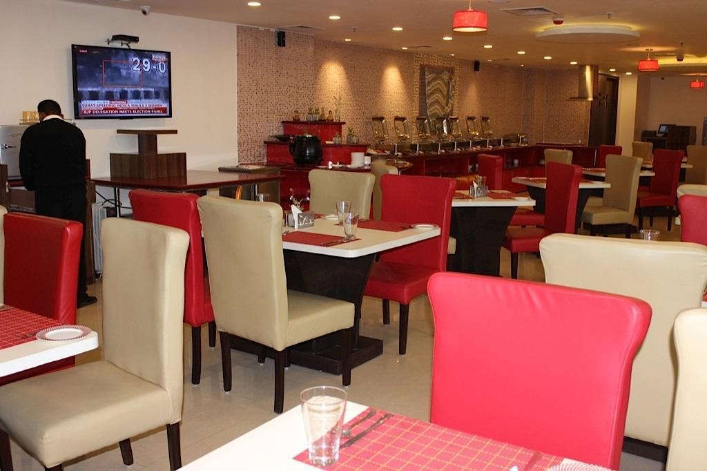 Xenious World Square Hotel 加济阿巴德 外观 照片