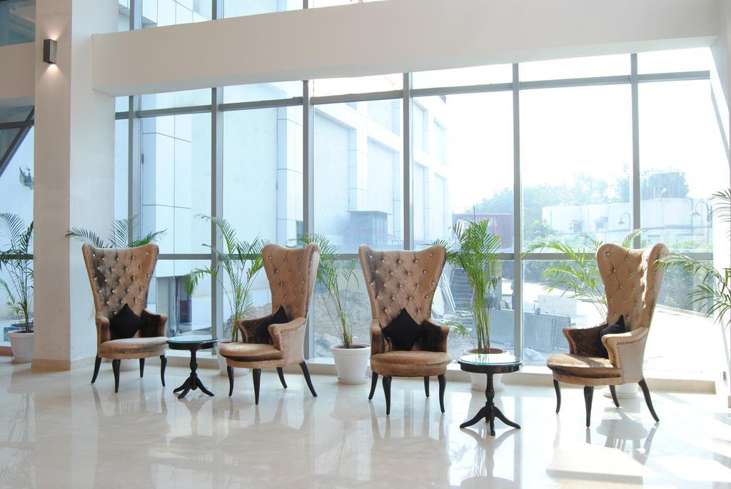 Xenious World Square Hotel 加济阿巴德 外观 照片