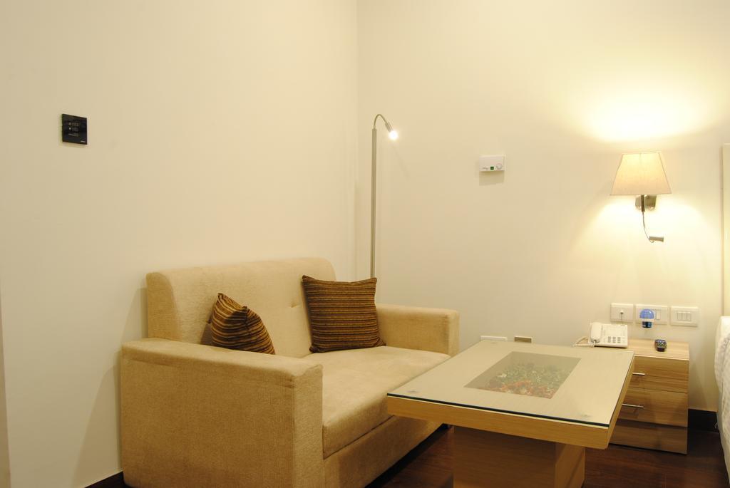 Xenious World Square Hotel 加济阿巴德 外观 照片