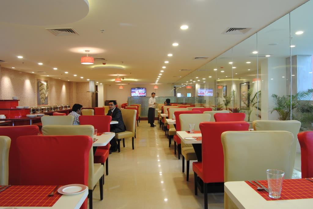 Xenious World Square Hotel 加济阿巴德 外观 照片
