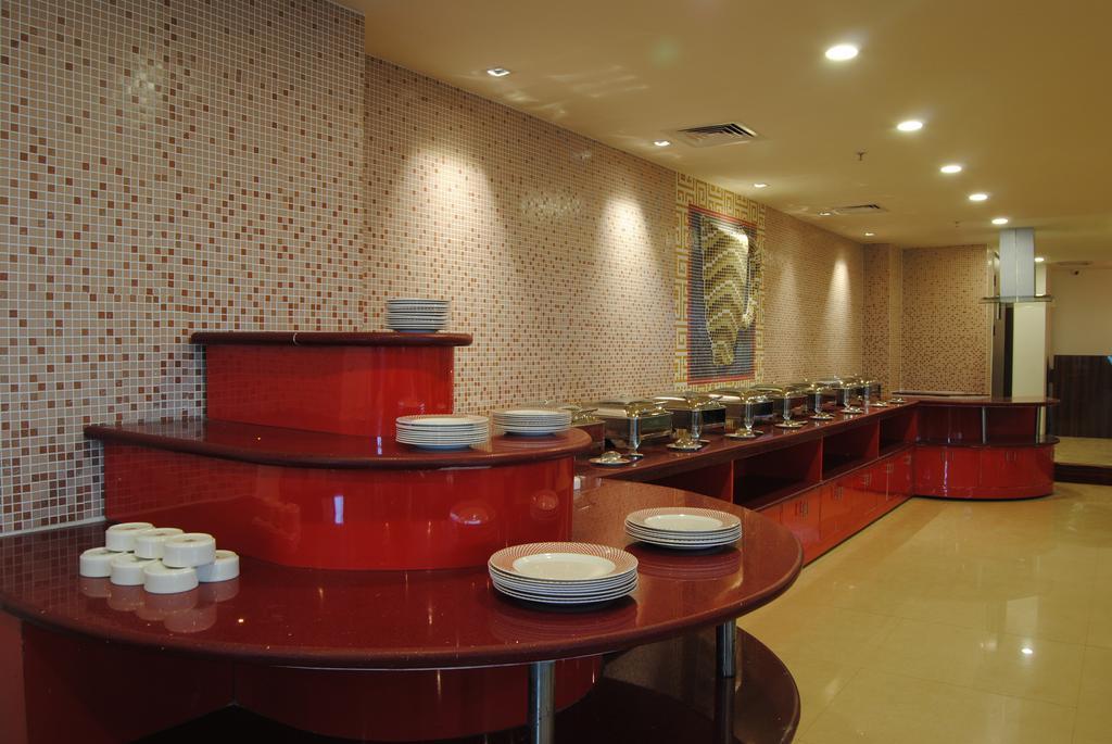 Xenious World Square Hotel 加济阿巴德 外观 照片